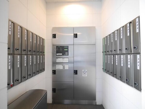 カスタリア鶴見の物件内観写真